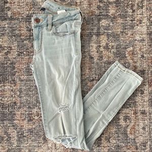American Eagle light washed distressed jeggings